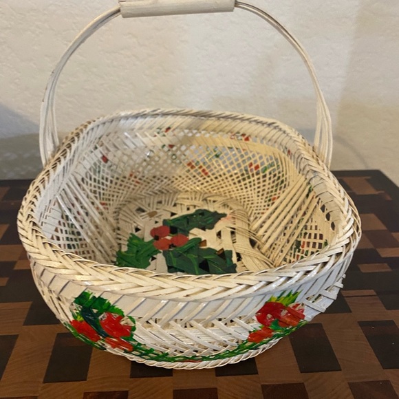 Vintage Daddy’s Duck Handwoven Hand Painted Basket Red Green Floral 8”W x 8”H - Picture 7 of 15